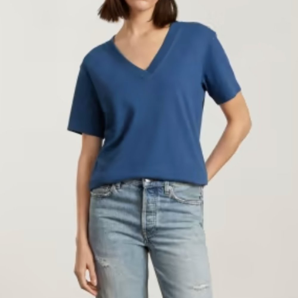 NWOT Everlane Vintage V-Neck Hemp Tee